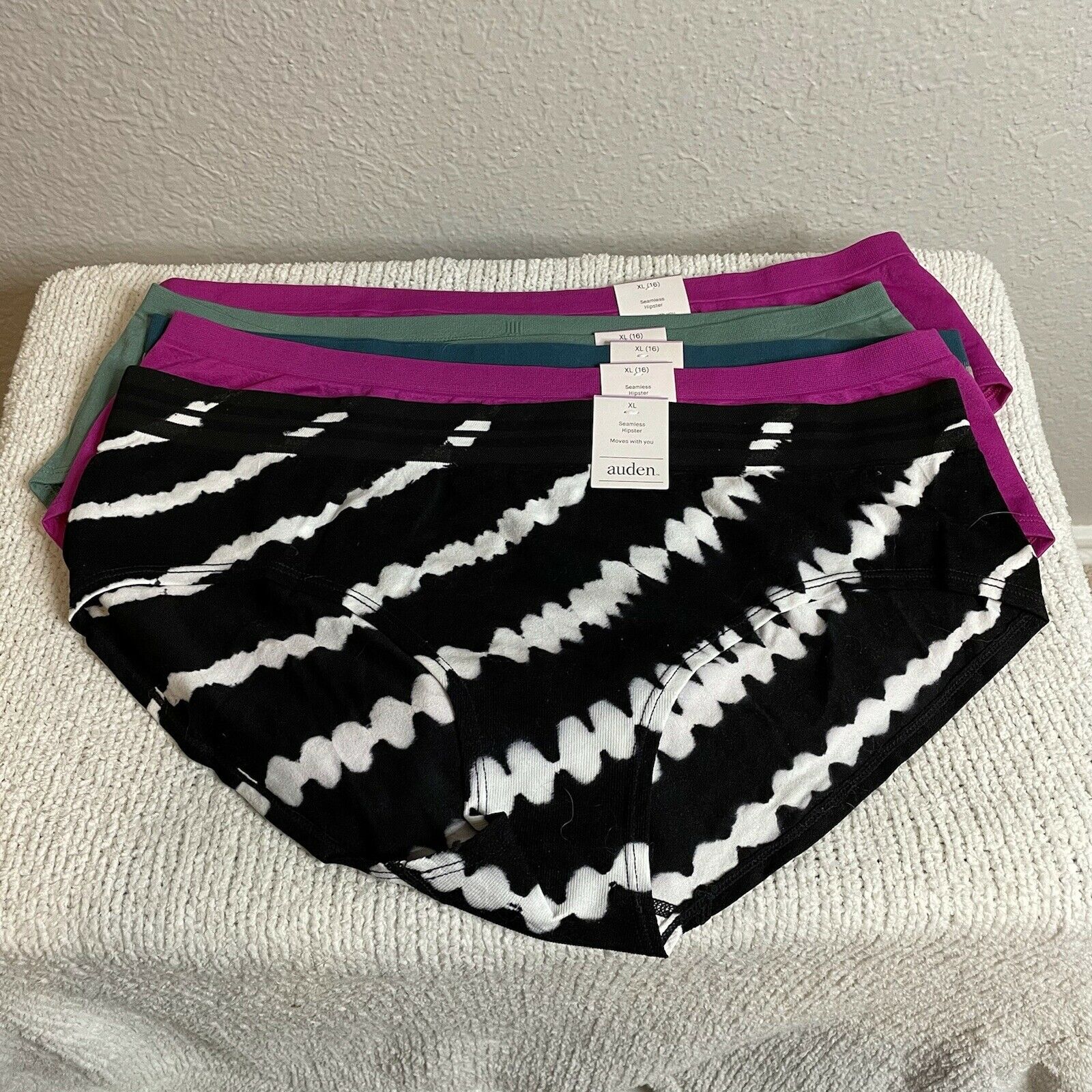 Seamless Hipster Underwear